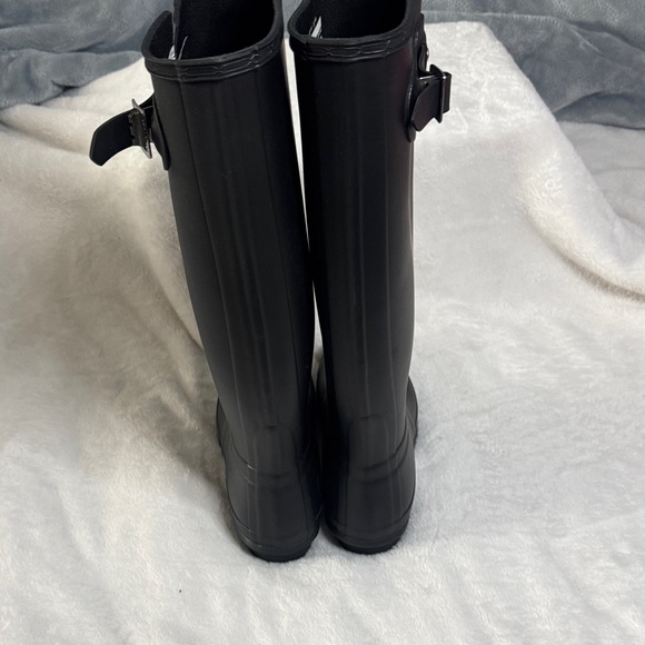 Hunter Women's Classic Black Rain Boots - Picture 4 of 8
